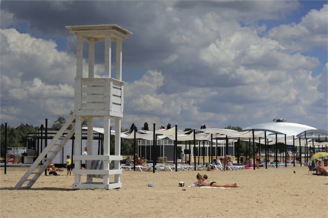 Песчаные пляжи в поселке Заозерное, Евпатория